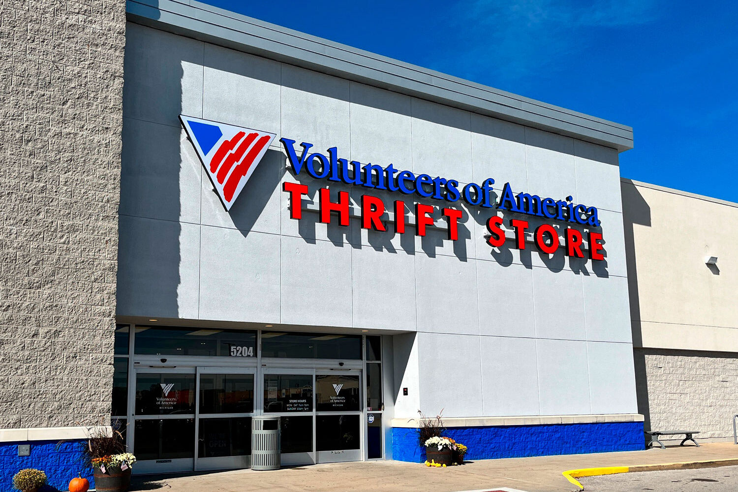 Saginaw Michigan Volunteers of America Michigan ThrIft Store
